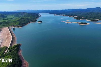 Vẻ đẹp kỳ vỹ của Hồ Kẻ Gỗ, Hà Tĩnh