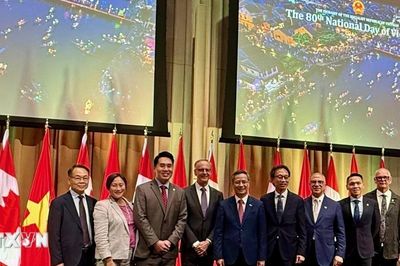 10 năm kết nối cộng đồng và thúc đẩy giao lưu nhân dân Việt Nam-Canada