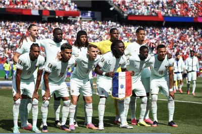 World Cup 2026: Cầu thủ Pháp 'không sợ Tây Ban Nha', huyền thoại MU dẫn dắt ĐT Uruguay
