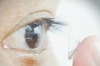 Nga phát triển màng collagen hỗ trợ phục hồi giác mạc