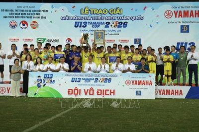 Đội Sông Lam Nghệ An giành cúp vô địch Giải Bóng đá thiếu niên (U13) toàn quốc