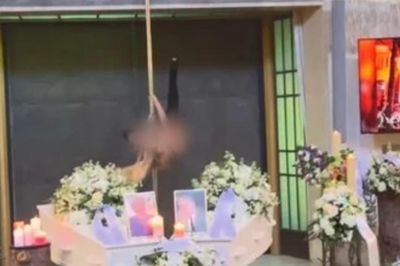 Tham dự đám tang, quan khách 'ngại ngùng' khi chứng kiến cảnh trước mắt