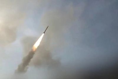Iran tiến hành tập kích quy mô lớn bằng tên lửa và UAV