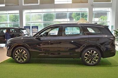 SUV Ford dài 5 mét, mạnh 252 mã lực, giá hơn 1 tỷ đồng