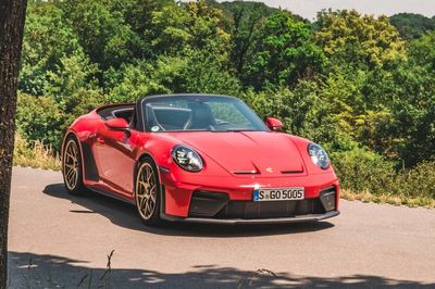 Porsche 911 GT3 lần đầu có mui trần điện