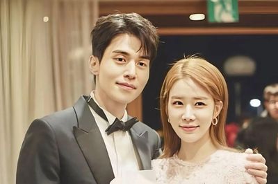 Lee Dong Wook tái hợp Yoo In Na sau 10 năm