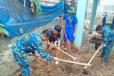 'Hành quân xanh' gắn kết tình quân dân