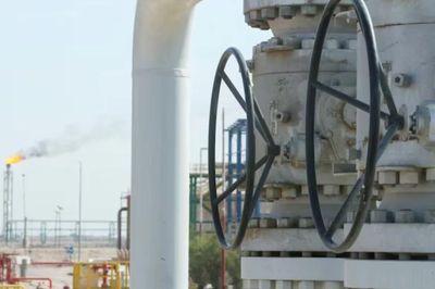 Giá dầu thế giới tăng vọt hơn 3%