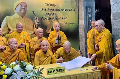 Vĩnh Long: Trung ương Giáo hội và nhiều phái đoàn viếng tang Trưởng lão Hòa thượng Thích Phước Tú