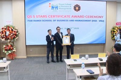 Trường đại học công lập đầu tiên đạt QS 5 sao