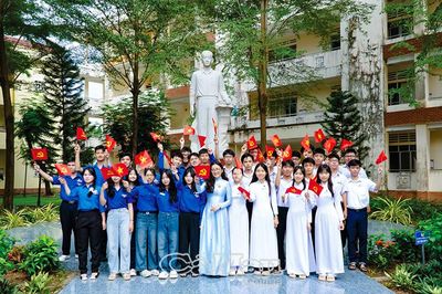 Giữ vững nền tảng tư tưởng của Ðảng từ học đường