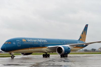 Cổ phiếu Vietnam Airlines thoát diện hạn chế giao dịch