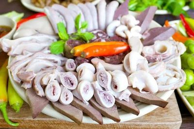 Lòng lợn hấp dẫn nhưng 6 nhóm người nên hạn chế, ăn nhiều có thể gây hại sức khỏe