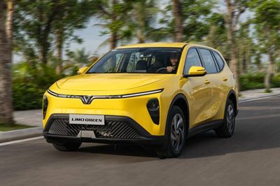 Thị trường ô tô Việt Nam tháng 6: VinFast Limo Green tiếp tục giữ ngôi vương