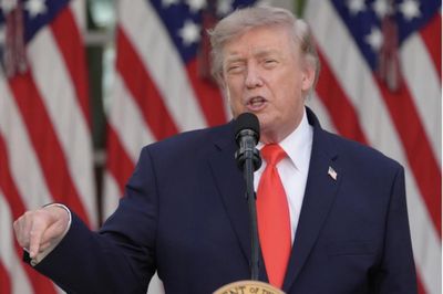 Ông Trump tuyên bố tái áp đặt lệnh phong tỏa tàu của Iran tại Hormuz
