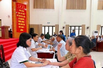 Thực hiện Nghị quyết số 72-NQ/TW của Bộ Chính trị - Đưa chăm sóc sức khỏe nhân dân bước sang giai đoạn phát triển mới: Kỳ 2: Khi y tế cơ sở trở thành điểm tựa chăm sóc sức khỏe toàn dân...