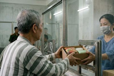 Từ 1/7, người nhà được gửi những gì cho phạm nhân qua bưu chính?