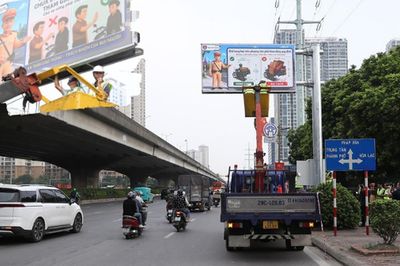 Người đi đường Hà Nội sắp biết trước điểm ùn tắc, ngập úng qua màn hình LED