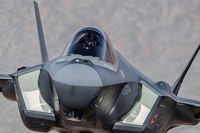 Na Uy điều tiêm kích F-35 đón đội tuyển trở về từ World Cup
