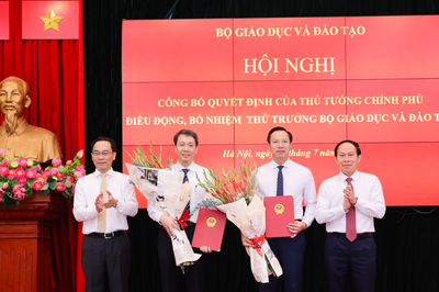 Công bố quyết định của Thủ tướng điều động, bổ nhiệm hai Thứ trưởng Bộ Giáo dục và Đào tạo