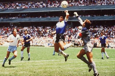 Argentina chọn 'áo may mắn' đấu tuyển Anh