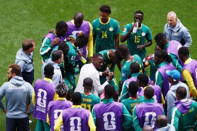 Tuyển Senegal dùng bác sĩ phụ sản suốt 10 năm