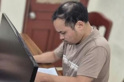 Khởi tố chủ cơ sở kinh doanh giày thể thao giả qua mạng