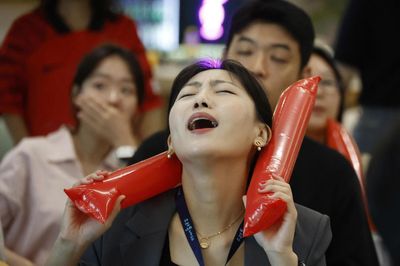 Công ty ở TP.HCM, Hà Nội 'phá lệ' vì World Cup