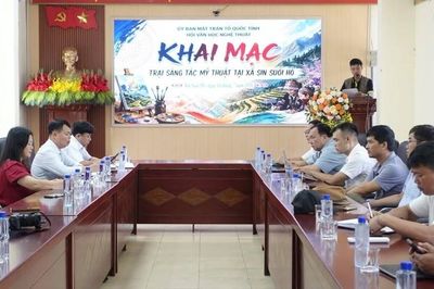 Khai mạc trại sáng tác mỹ thuật 'Vẻ đẹp đất và người Lai Châu' tại Sin Suối Hồ
