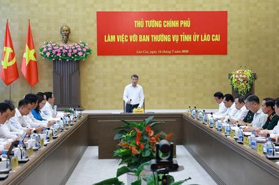Thủ tướng làm việc với Ban Thường vụ Tỉnh ủy Lào Cai