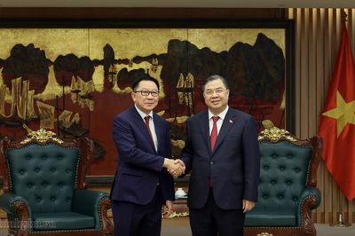 Phó thủ tướng Thường trực Phạm Gia Túc tiếp Bộ trưởng Bộ Nông nghiệp và Môi trường Lào