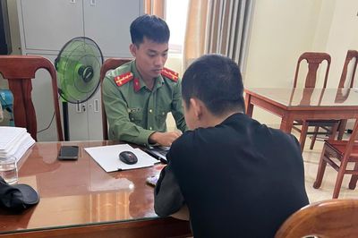 'Ăn theo, nói leo' luận điệu phản động