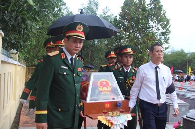 Thành phố Đà Nẵng truy điệu, an táng 5 hài cốt liệt sĩ quy tập tại Hang Đá Sập