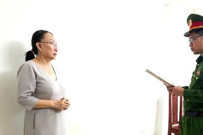 Vụ buôn lậu hơn 30.000 viên kim cương: Khởi tố chủ tiệm vàng Kim Lý, Ngọc Châu Âu