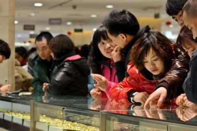 Mỹ dọa áp phí 20% qua eo biển Hormuz, áp lực đè nặng lên thị trường