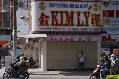 TPHCM: Nhiều tiệm vàng liên quan vụ buôn lậu kim cương đồng loạt đóng cửa