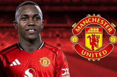 Man United chuẩn bị ra mắt tân binh tuổi teen