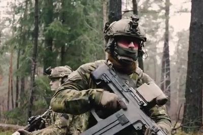 Rheinmetall tạo ra cách mạng chiến trường với súng phóng lựu thông minh HAMMR