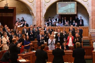 Quốc hội Hungary chính thức thông qua sửa đổi Hiến pháp, Tổng thống Tamás Sulyok sẽ phải ra đi?