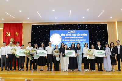 Hành trình từ giảng đường ra thế giới của các sinh viên Trường Đại học Luật - ĐHQGHN với những câu hỏi 'Tại sao?'