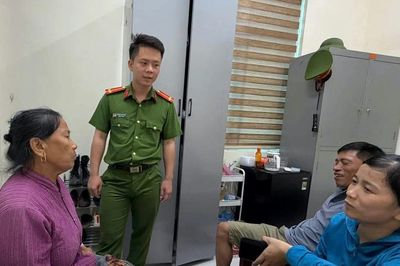 Nghe một cuộc điện thoại, cụ bà suýt mất 250 triệu đồng