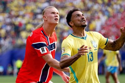 Tuyển Brazil 'mất tích', Tổng thống bức xúc
