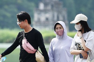 Dự báo thời tiết 14/7/2026: Miền Bắc xuất hiện nắng nóng, Nam Bộ mưa lớn cục bộ
