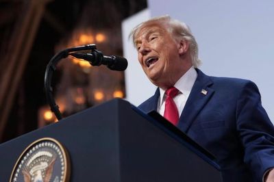 Ông Trump chính thức báo Quốc hội về việc nối lại tấn công Iran