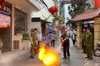 Hà Nội: Chủ động 'hóa giải' nguy cơ cháy nổ tại các ngõ sâu ở phường Tây Hồ