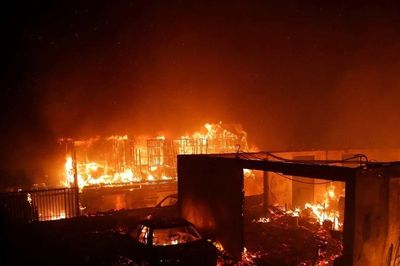 Thanh Hóa: Cháy lớn ở kho chứa giày trong khu Công nghiệp Tây Bắc Ga