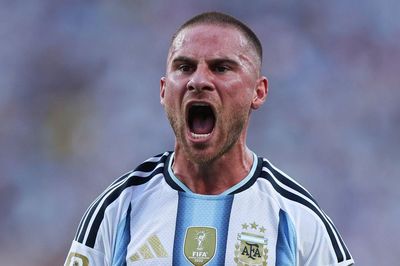 Anh - Argentina: Cuộc đối đầu vượt xa bóng đá