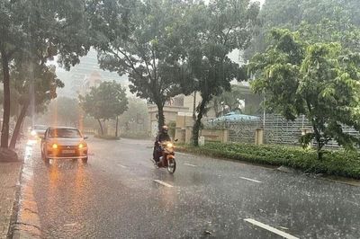 Mưa dông mạnh quay trở lại, nhiều khu vực đối mặt nguy cơ ngập úng, sạt lở