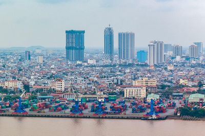 Thành phố cảng trỗi dậy