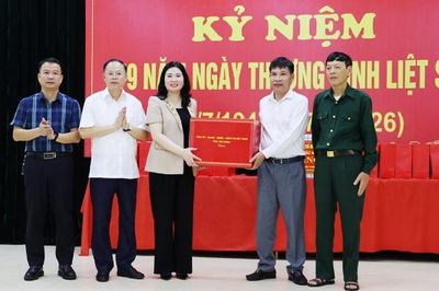 Phó Trưởng Đoàn Đại biểu Quốc hội tỉnh Trần Thị Vân thăm Trung tâm Điều dưỡng thương binh Lạng Giang